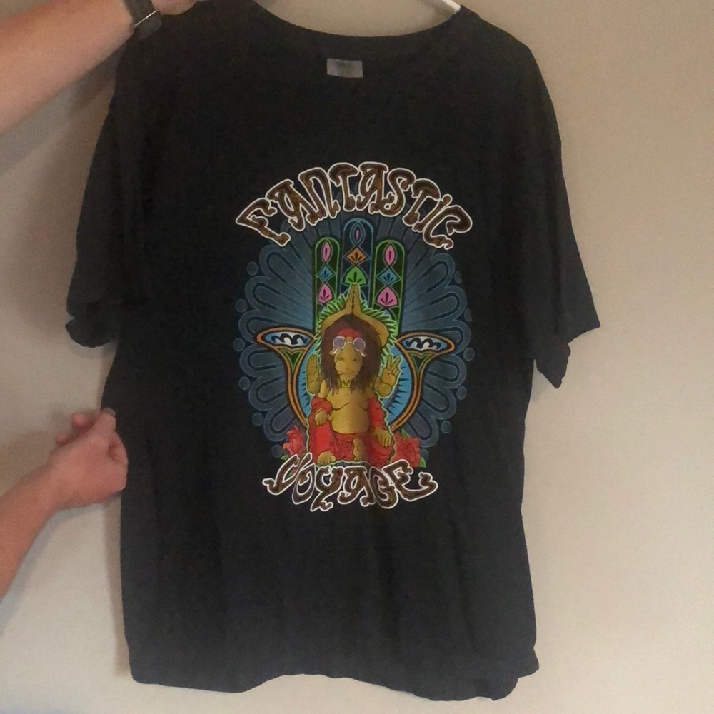 Awesome uni-sex shirts!!